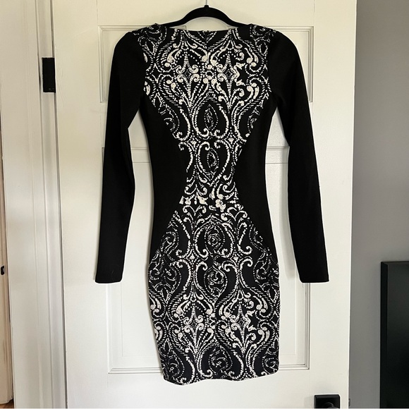 Bar III B & W Long Sleeve Bodycon Hourglass Dress Size Small - Picture 4 of 5